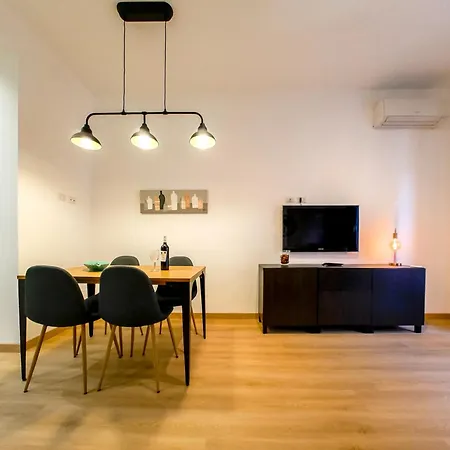 Chic Modern 2-Bedroom Near Metro Rome Exterior photo