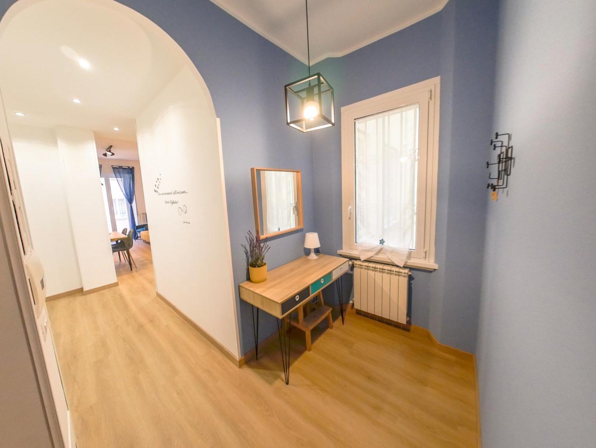 Chic Modern 2-bedroom Near Metro Apartment